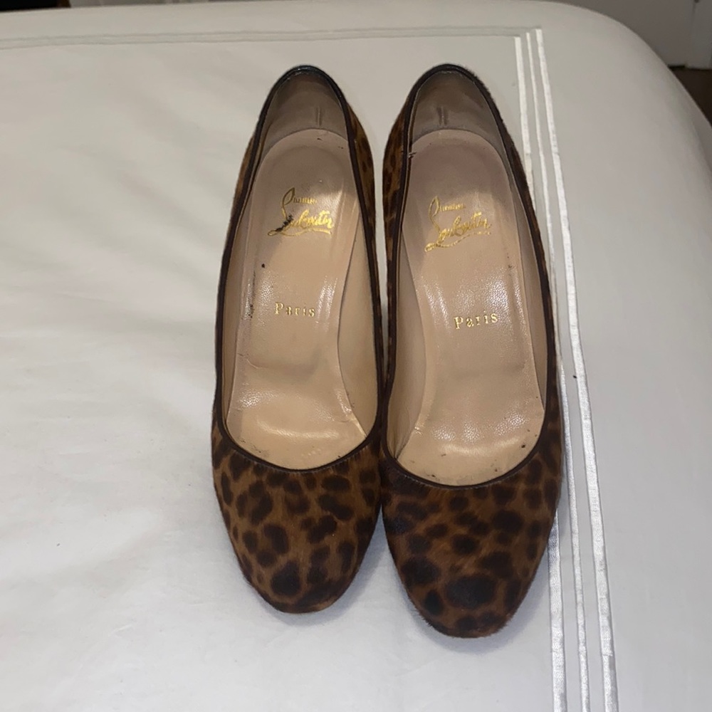 Christian louboutin cheetah pump
